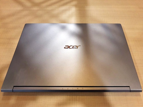 Desain elegan Acer Swift 3 (SF314)