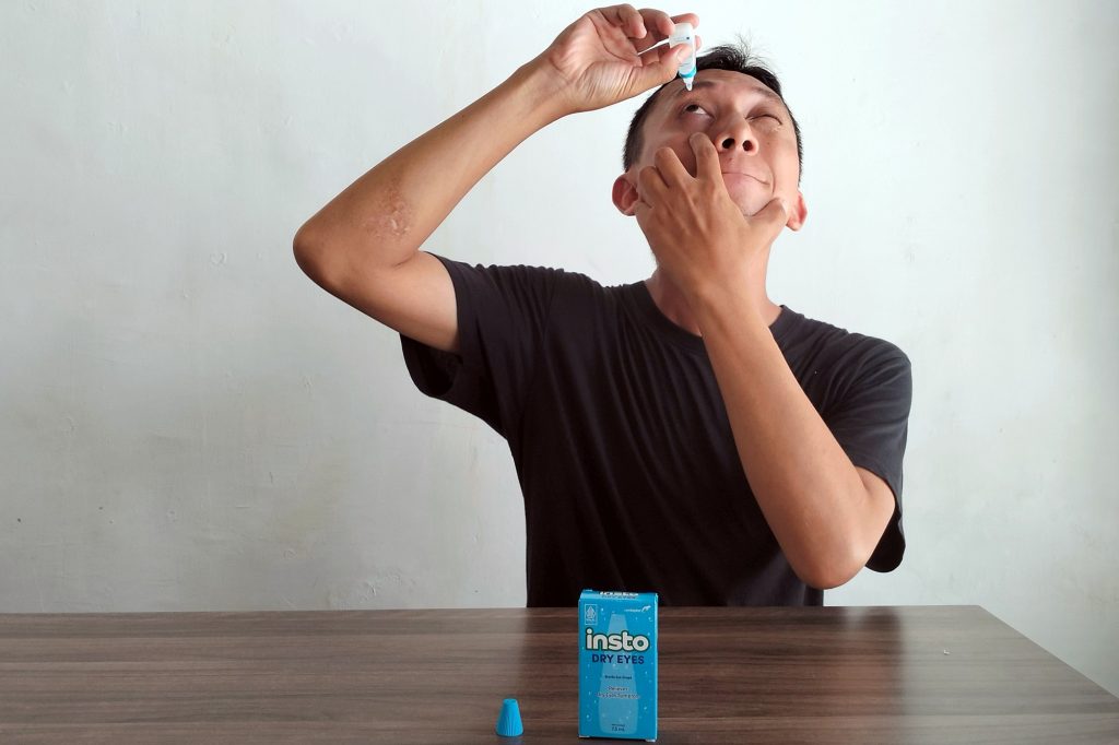 Obat Tetes Mata INSTO Dry Eyes